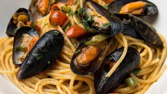 Linguinii con le cozze e pomodorini