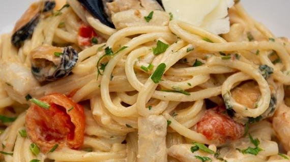 Spaghetti con frutti di mare