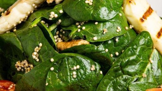 Baby spinaci e quinoa